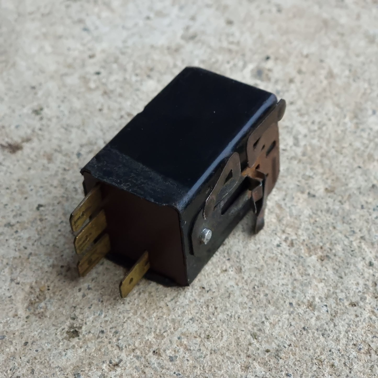 USED ​​Turn signal relay - BMW-61311358194